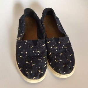 🛍 Toms glow in the dark, size 3Y